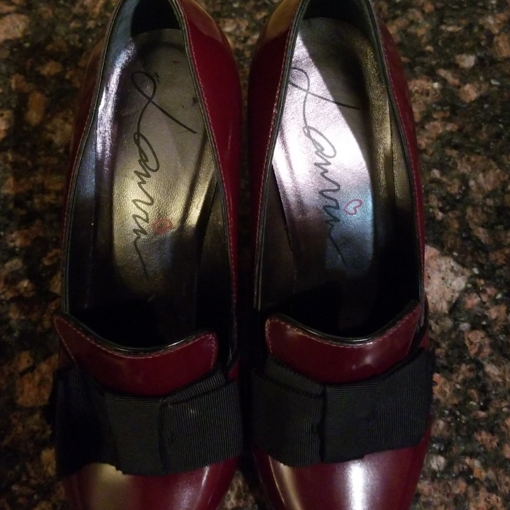 Shoes - Picture 4 of 4